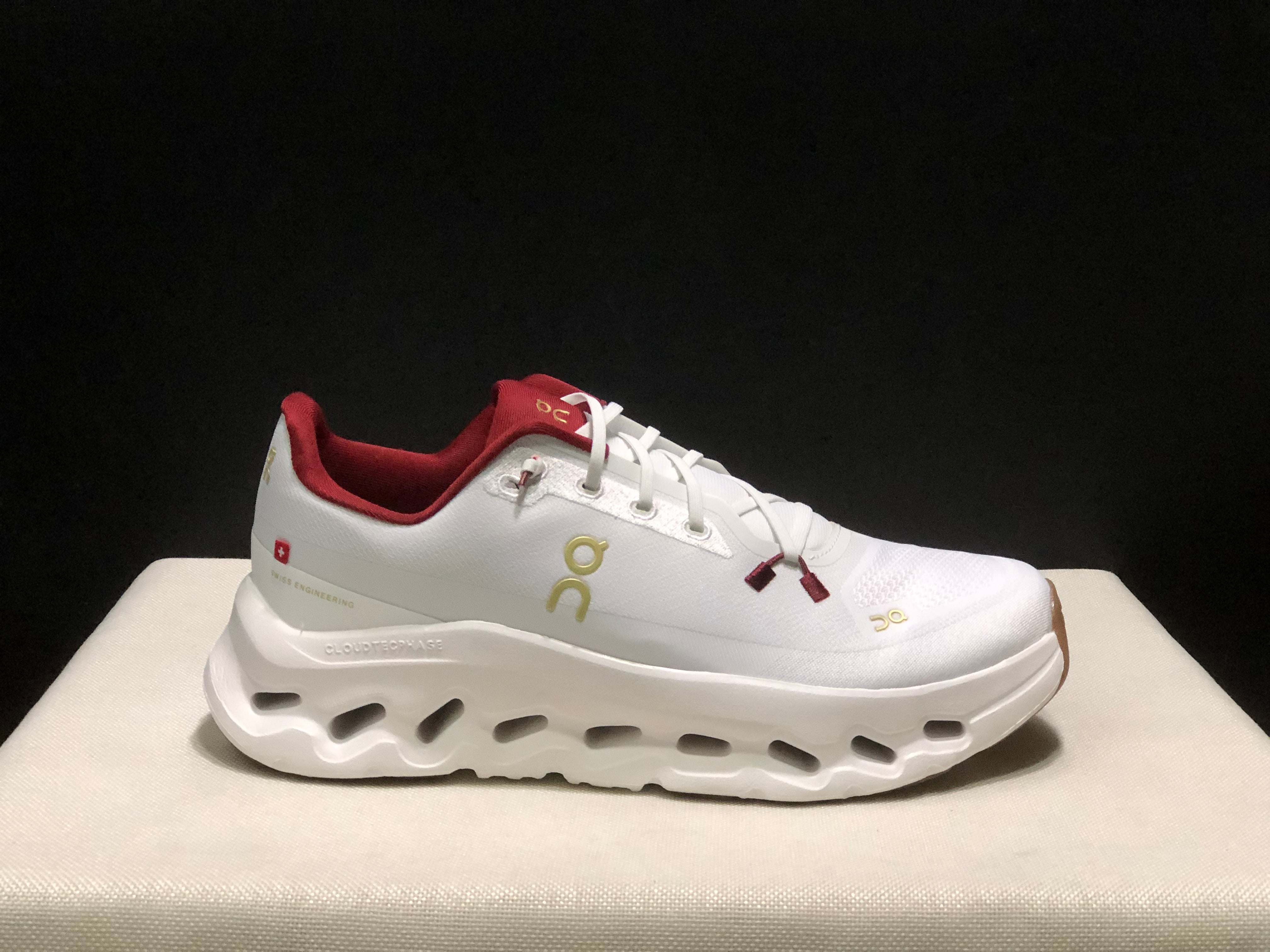 On Cloudtilt 'Lunar New Year'