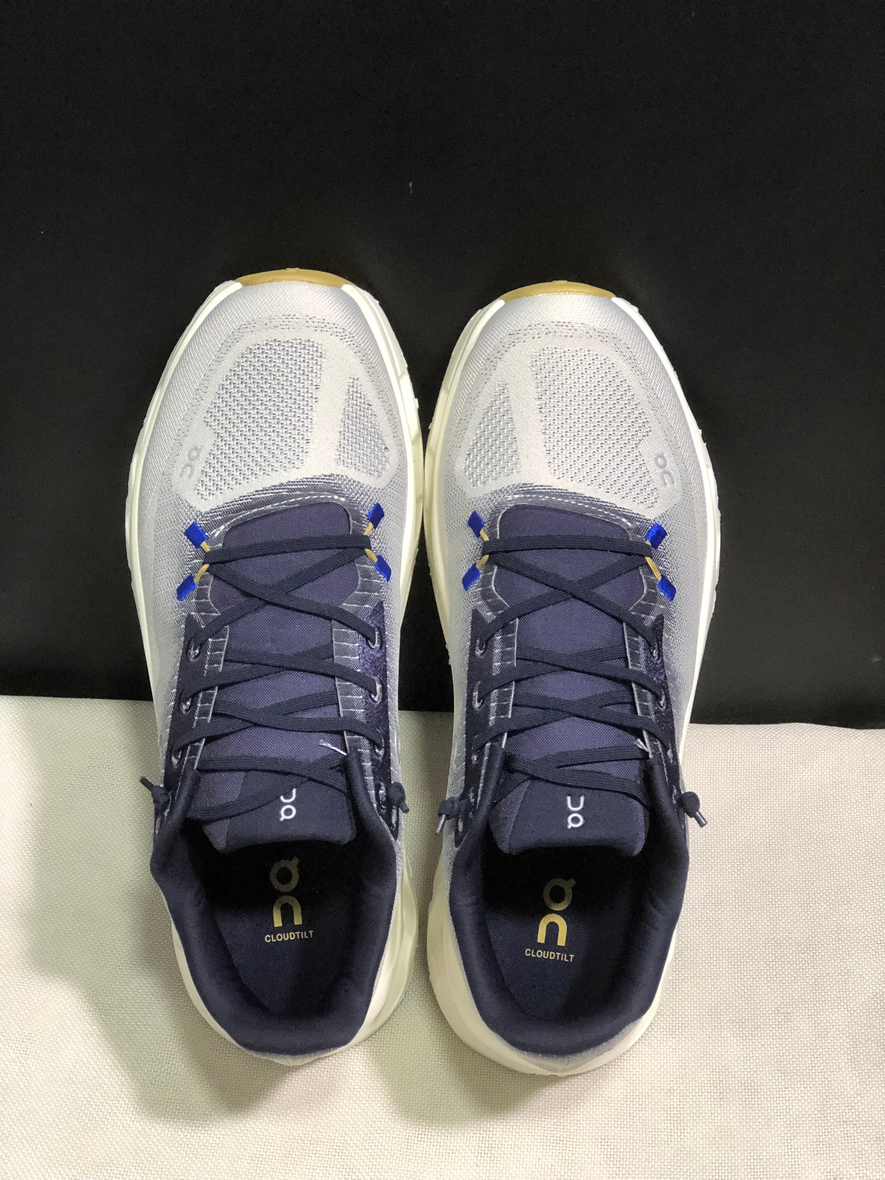 On Cloudtilt 'Midnight Ivory'