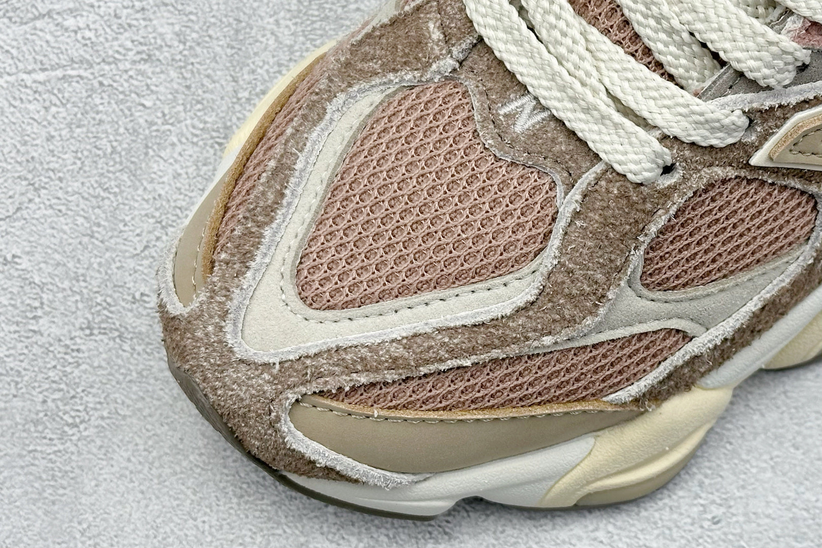 New Balance 9060 Bege