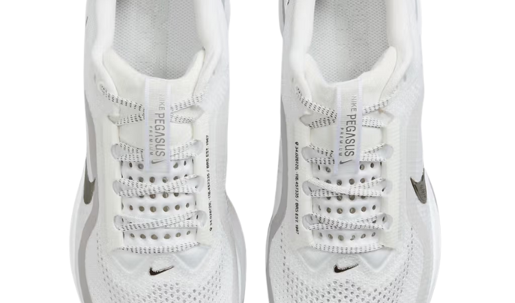 Pegasus Premium 'White Metallic Silver'