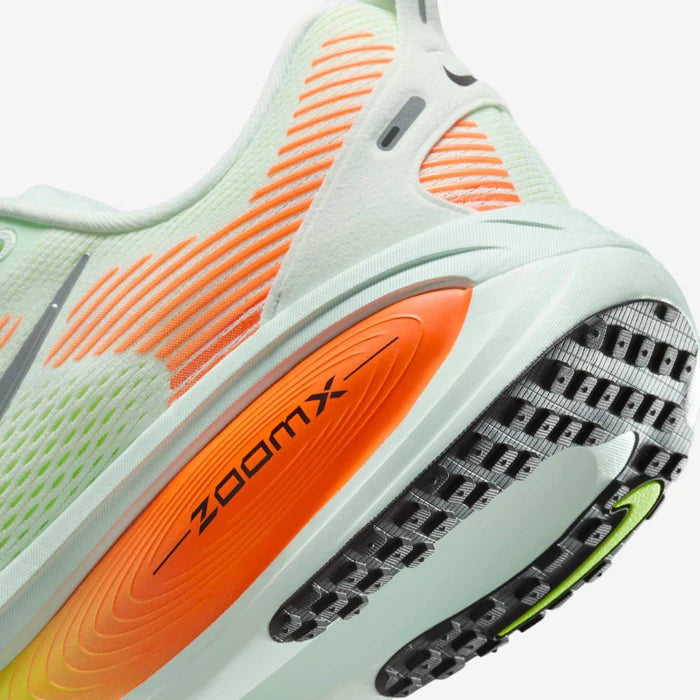 Vomero 18 "White and Orange"