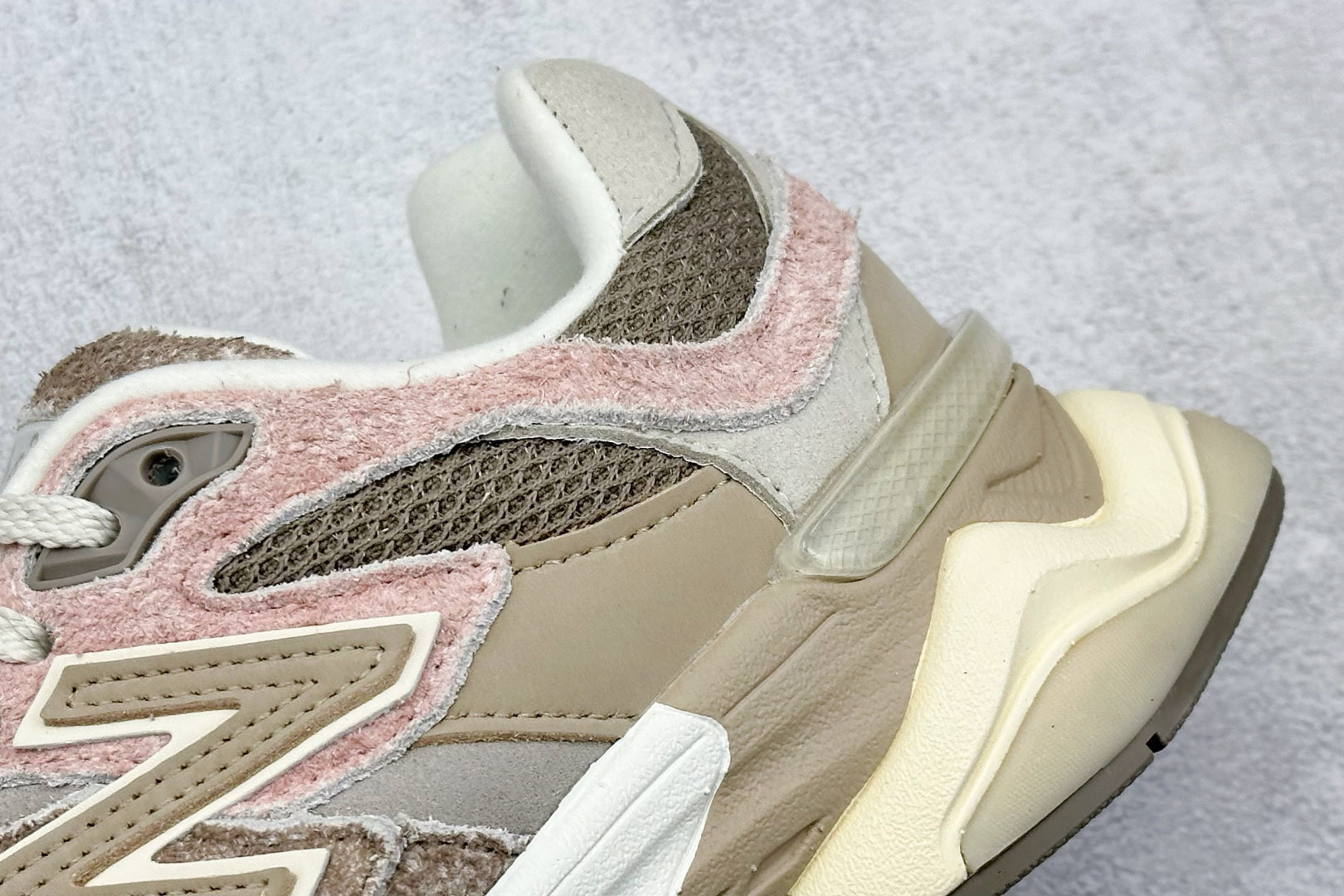 New Balance 9060 Bege