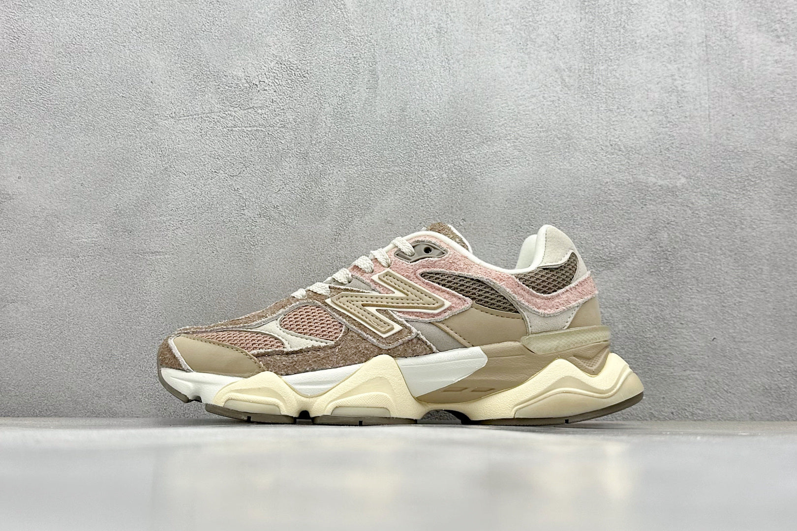New Balance 9060 Bege