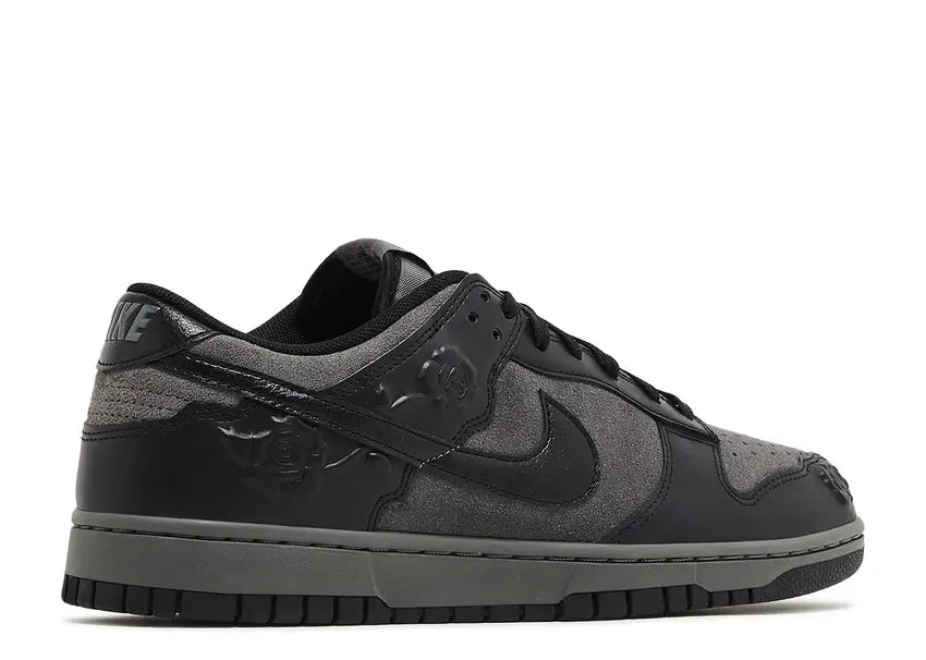 Wmns Dunk Low 'Black Roses'